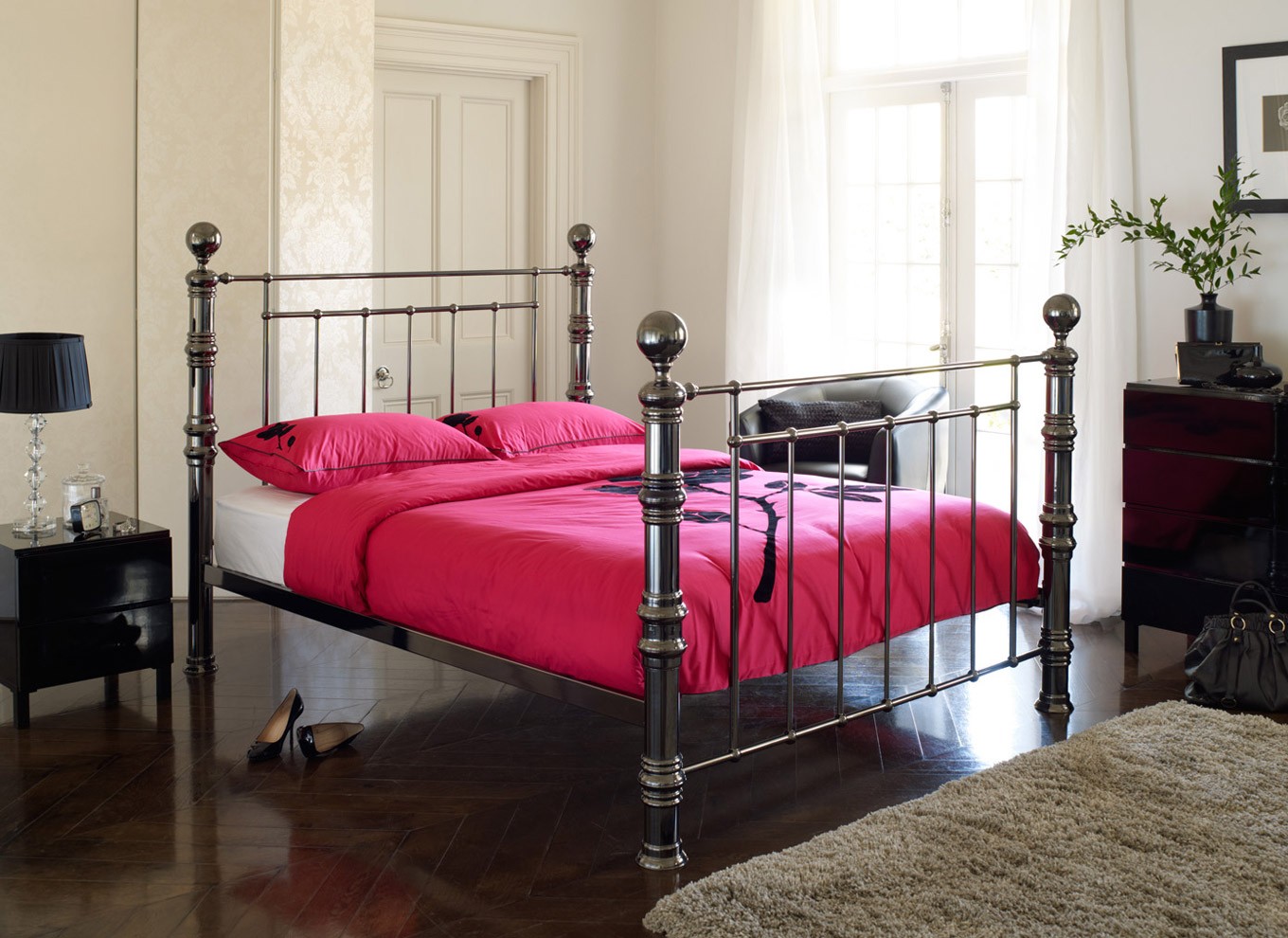 Aurora Bedstead