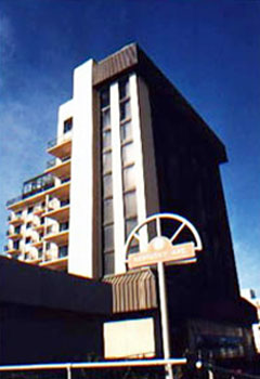 La Renaissance Suites