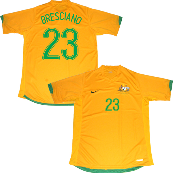 Nike Australia home (Bresciano 23) 06/07