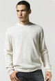 V-neck fine gauge sweater