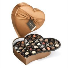 Satin Heart Gift Box 740g