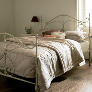 Como 4FT 6 Double Metal Bed