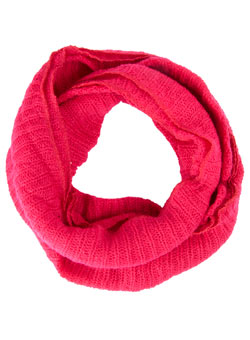 Pink knitted snood