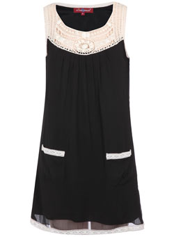 Dorothy Perkins Uttam black crochet tunic