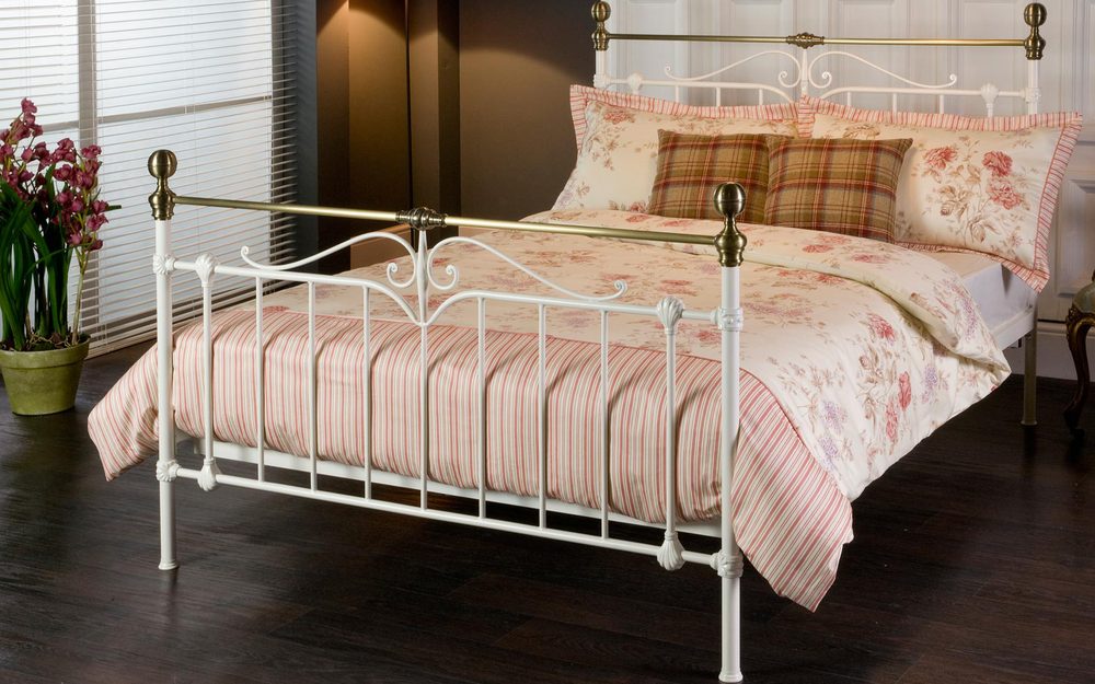 Sigma Metal Bedstead, Double, Black, Latex