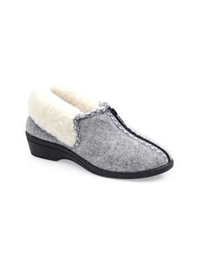 Felt ankle slippers.