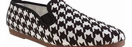 womens flossy white & black plimsoll