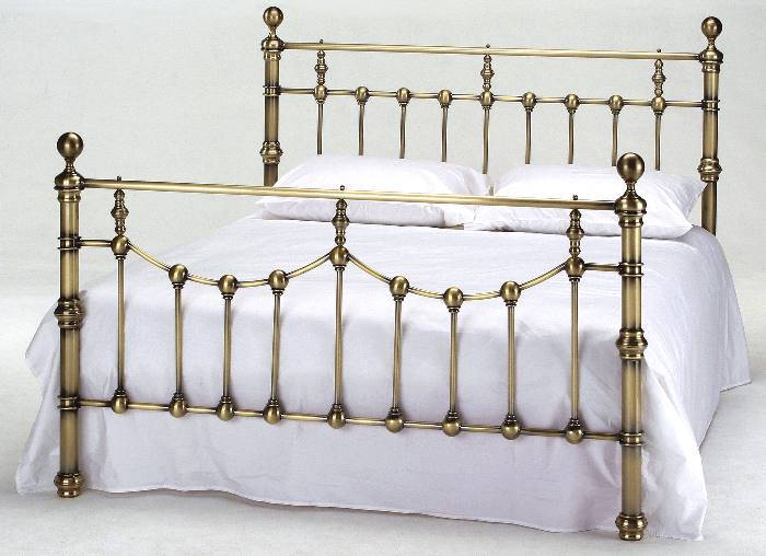 Edward 4ft 6 Double Brass Bedstead