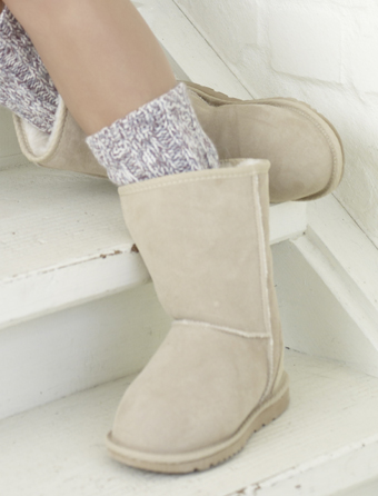 Short sheepskin boots