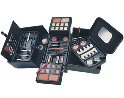 cosmetic and manicure set