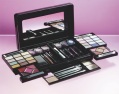 68-piece cosmetic set