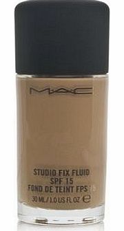 Studio Fix Fluid Foundation SPF 15 NW20 - boxed