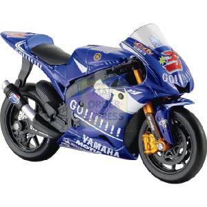 Yamaha GP 05 Colin Edwards 1 18 Scale Kit