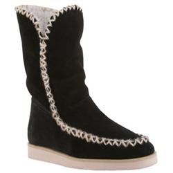 Female Escimo Black Suede Casual in Black