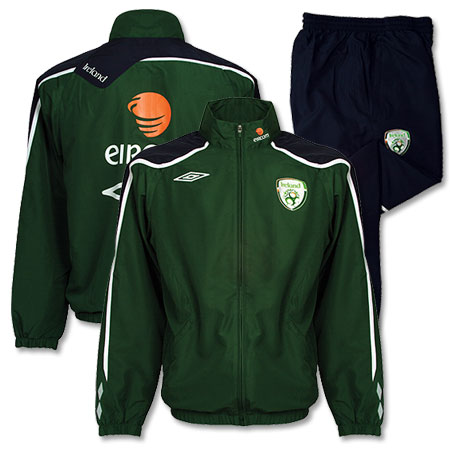 Umbro 08-09 Ireland Woven Tracksuit (green)