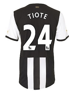 Puma 2011-12 Newcastle Puma Home Football Shirt