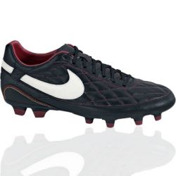 Ronaldinho Dois Firm Ground Football Boots.