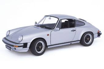 Porsche 911 Carrera 3.2 Coupe in Silver