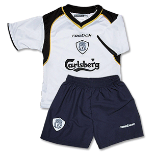 01-02 Liverpool A Mini Kit (2-3 Yrs)