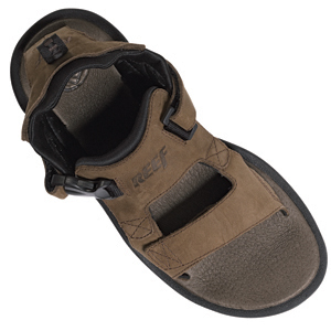 Mens Reef Mundaka IV Flip Flops. Brown