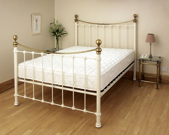 Ambassador 4ft 6 Double Cream Metal Bedstead