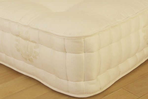 Bedstead Luxury 1200 Mattress Double 135cm