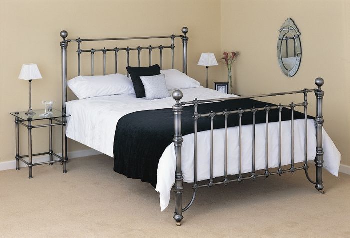 Wellington Classic 4ft 6 Double Metal Bedstead