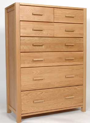 LIGHT OAK EIGHT DRAWER CHEST OF DRAWERS