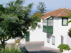 villa holidays, sleeps 8 people