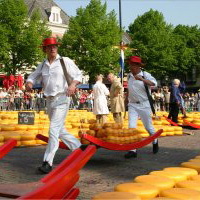 This charming tour to historical Alkmaar offers a fascinating glimpse of old Dutch Market life. Visi