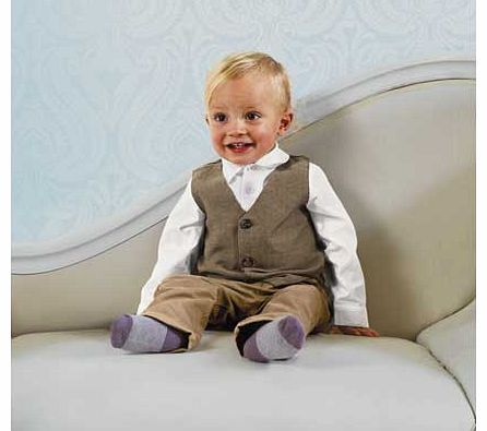 Your little boy will look dashing in this adorable waistcoat. shirt and trousers set. Whatever the occasion. if the dress code is formal. your baby boy will be dressed to impress! Set includes: shirt. waistcoat and trousers. Composition: shirt and tr