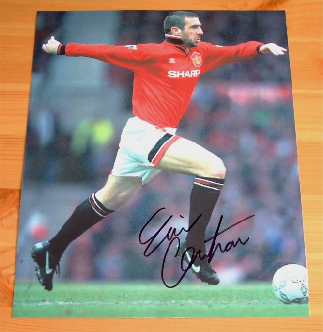 ERIC CANTONA HAND SIGNED 10 x 8 PHOTOGRAPH