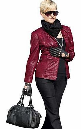 Soft jacket to brighten up cloudy days! In a used-look and high quality finish with a stand-up or turn-down collar, diagonal yoke and gore seams at the front and back. Jacket Features: 2-way zip fastening 2 chest zips and 2 patch zip pockets In a won