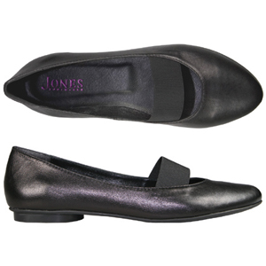 A pretty pump from Jones Bootmaker. Features Almond shaped toe, wide elasticated strap and a padded 