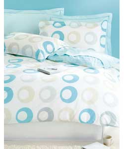 Includes duvet cover and 2 pillowcases. 50% polyes