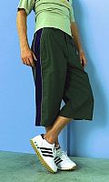 Three quarter track pants with waist adjuster. Washable. Cotton