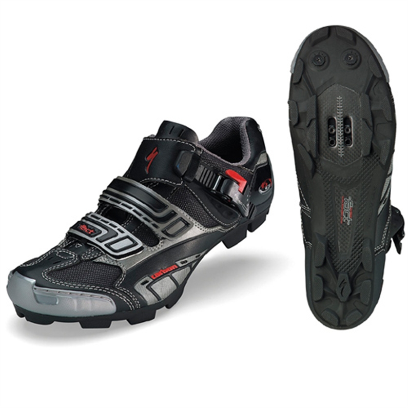 Incredibly lightweight and stiff F.A.C.T. carbon sole is matched with a supple but protective upper