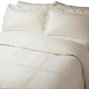 Jonelle bed linen in 100% cotton. Pin-tuck detail