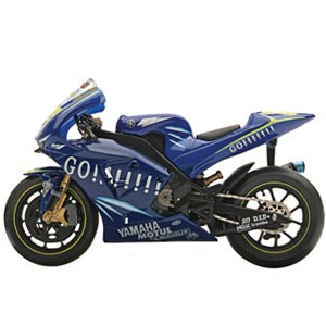 YZR-M1 Valentino Rossi 2004 1:22